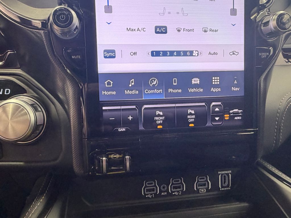 Thumbnail: 2026 RAM 1500 - 40