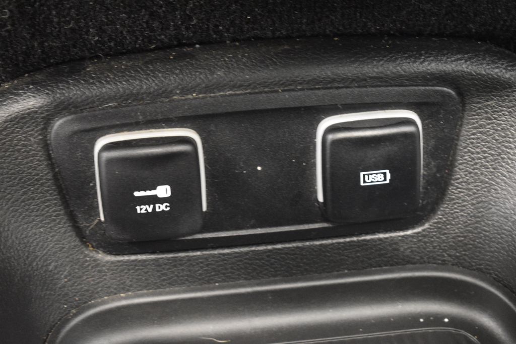 Thumbnail: 2017 Chrysler Pacifica - 36