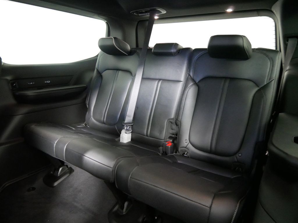 Thumbnail: 2023 Jeep Wagoneer - 8