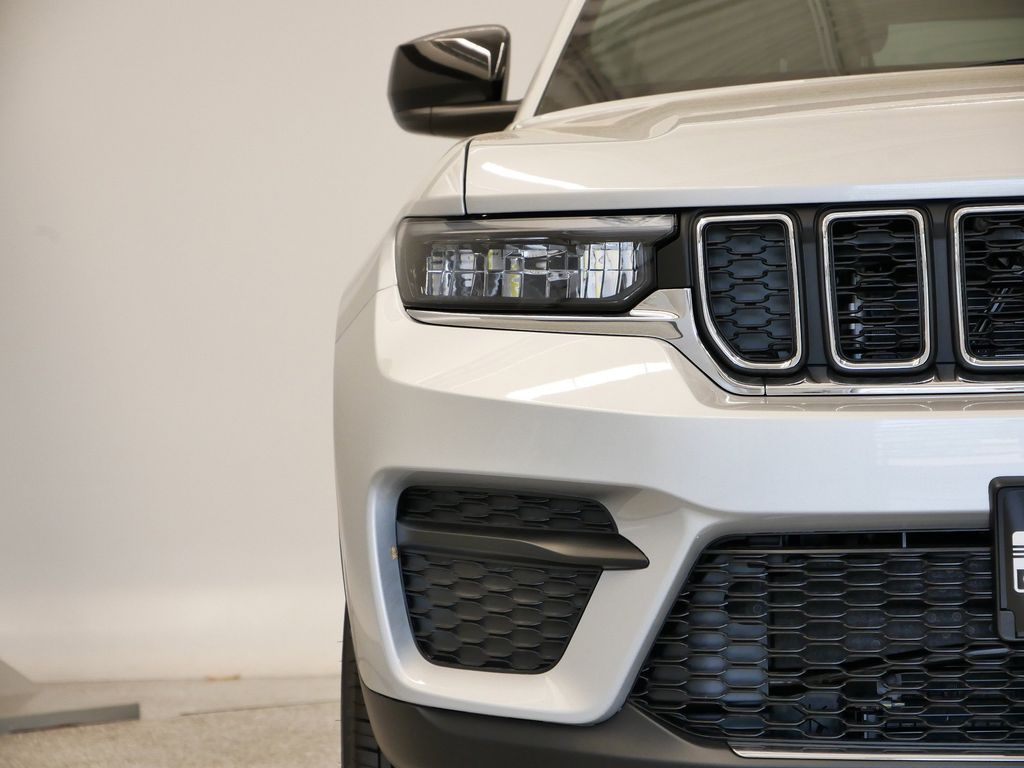 Thumbnail: 2025 Jeep Grand Cherokee - 51