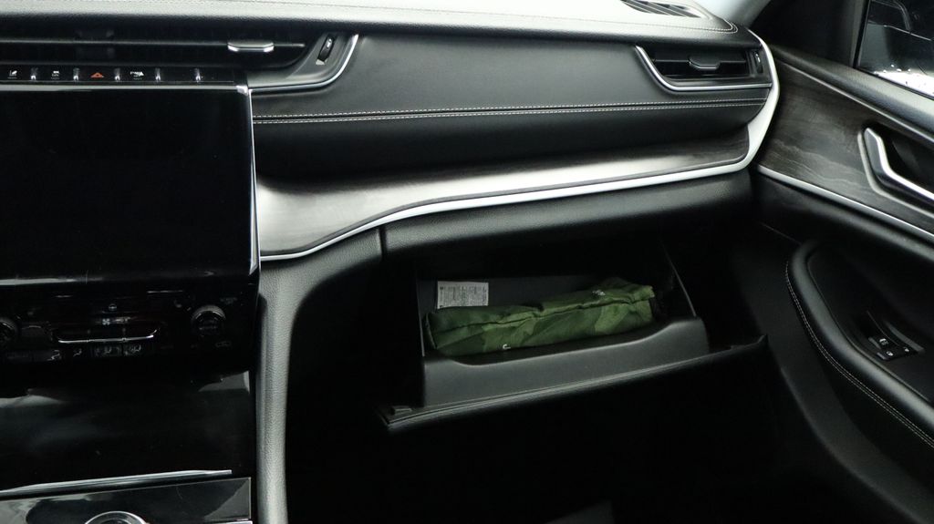 Thumbnail: 2023 Jeep Grand Cherokee - 25