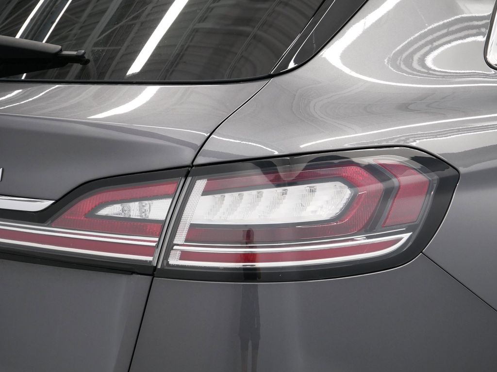 Thumbnail: 2021 Lincoln Nautilus - 18