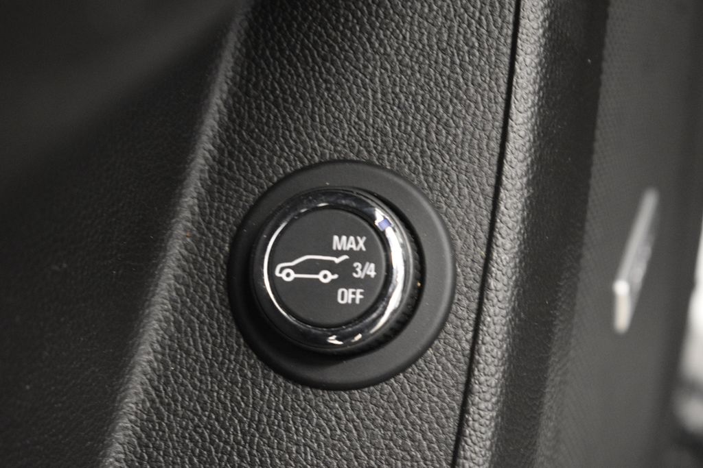 Thumbnail: 2018 Chevrolet Traverse - 33