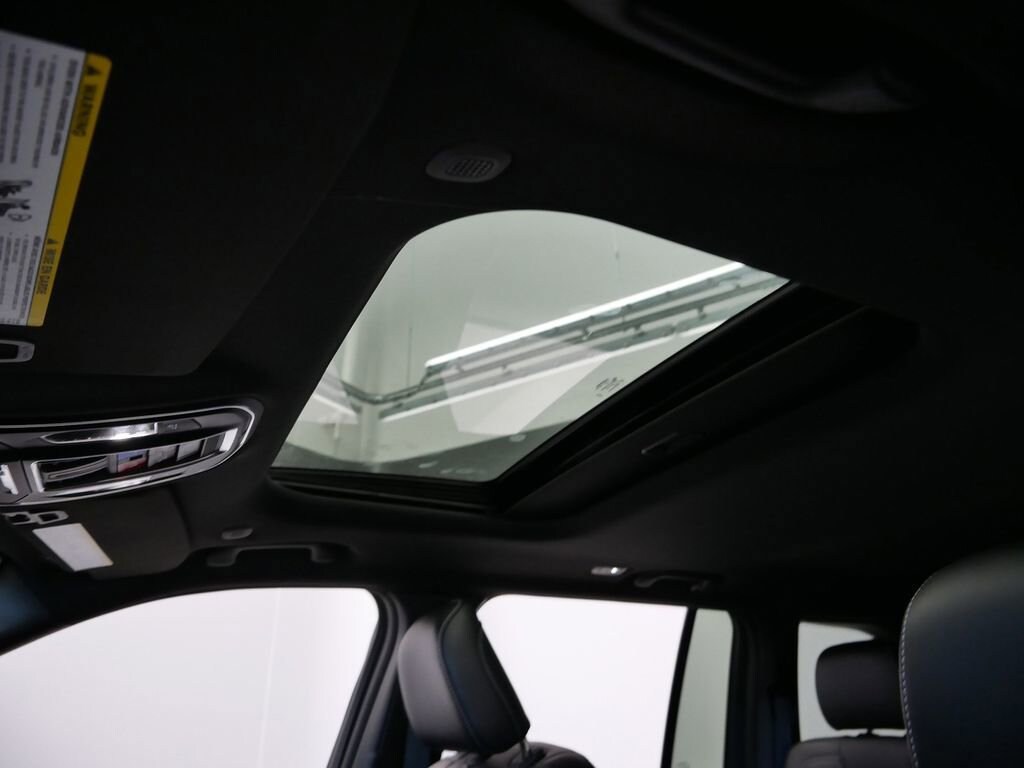 New 2025 Jeep Grand Cherokee Laredo SUV