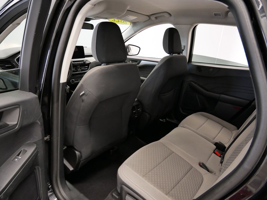 Thumbnail: 2022 Ford Escape - 8