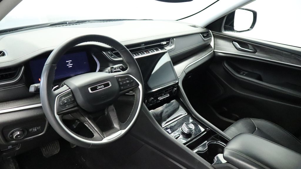 Thumbnail: 2023 Jeep Grand Cherokee - 28