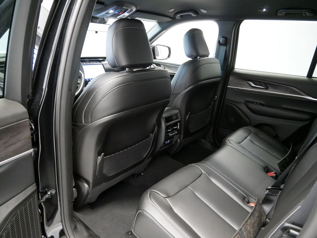 Thumbnail: 2025 Jeep Grand Cherokee - 7