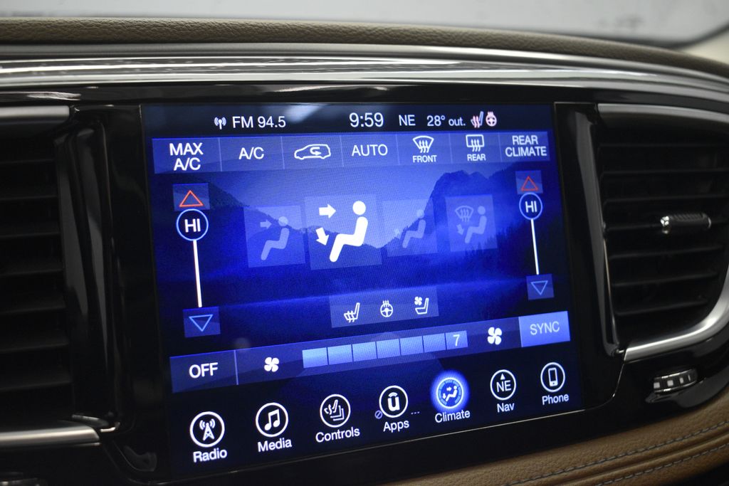 Thumbnail: 2017 Chrysler Pacifica - 46