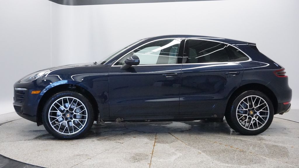 Thumbnail: 2017 Porsche Macan - 2