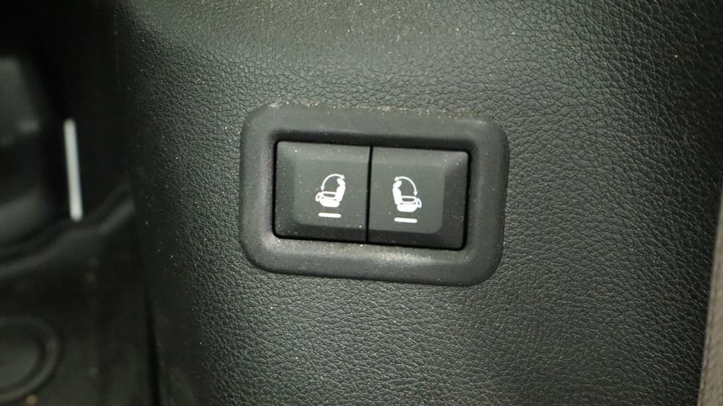 Thumbnail: 2022 Jeep Wagoneer - 27