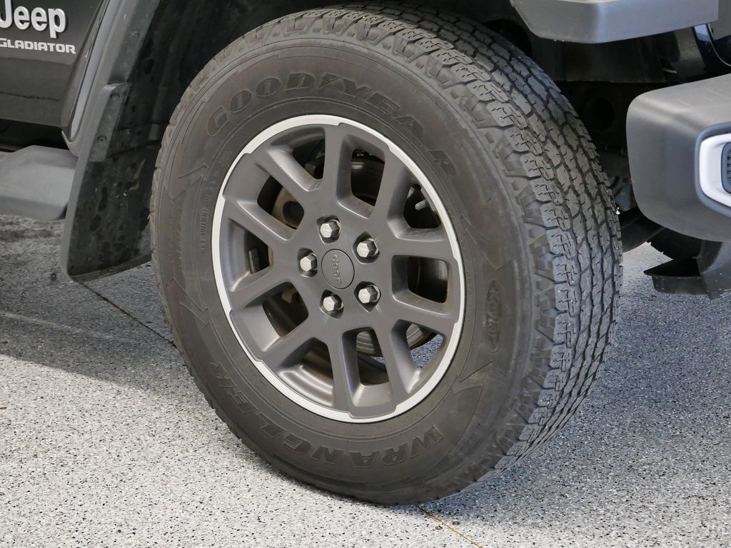 Thumbnail: 2021 Jeep Gladiator - 17