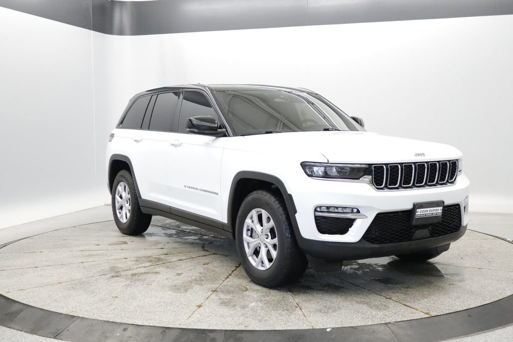 Thumbnail: 2022 Jeep Grand Cherokee - 9