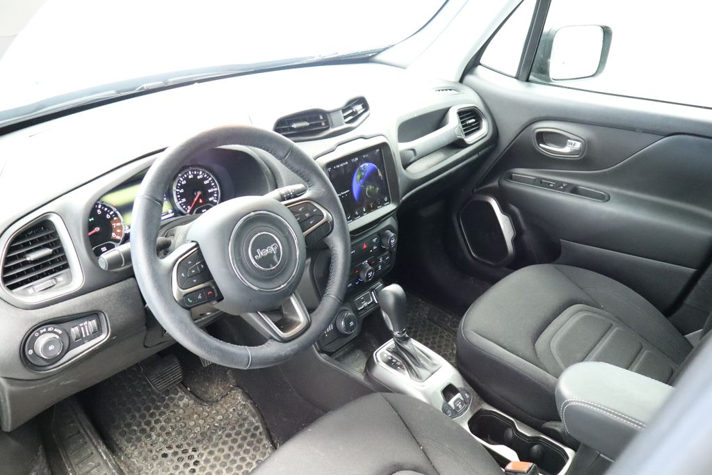Thumbnail: 2022 Jeep Renegade - 31