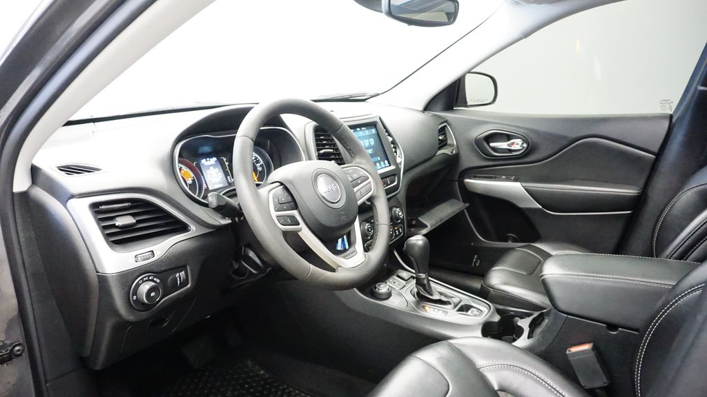 Thumbnail: 2022 Jeep Cherokee - 26