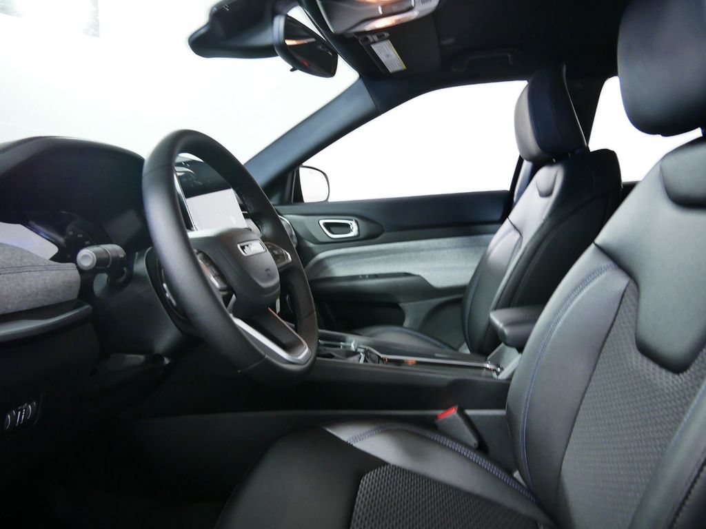 Thumbnail: 2024 Jeep Compass - 33