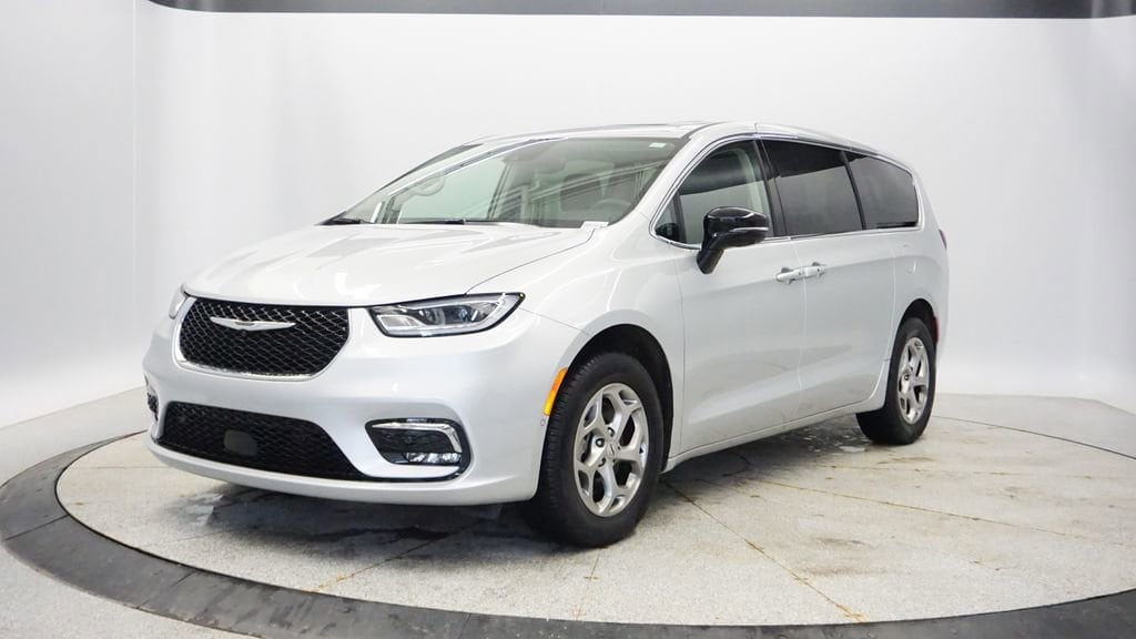 Thumbnail: 2024 Chrysler Pacifica - 1