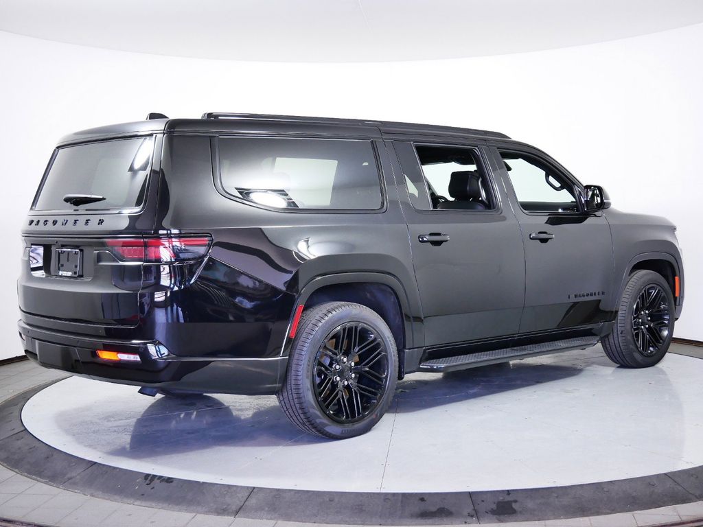 Thumbnail: 2024 Jeep Wagoneer - 11