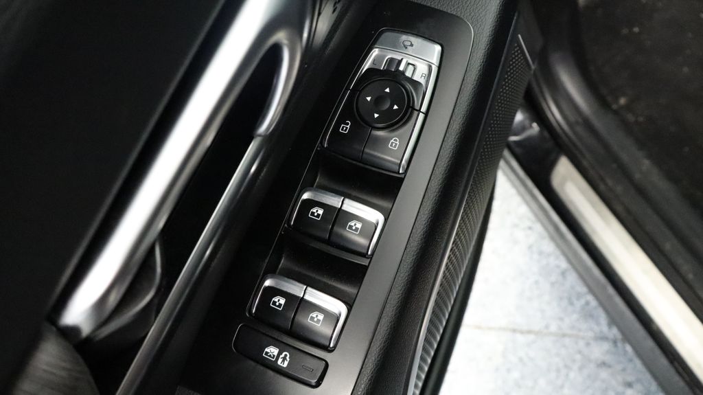 Thumbnail: 2023 Kia Telluride - 32