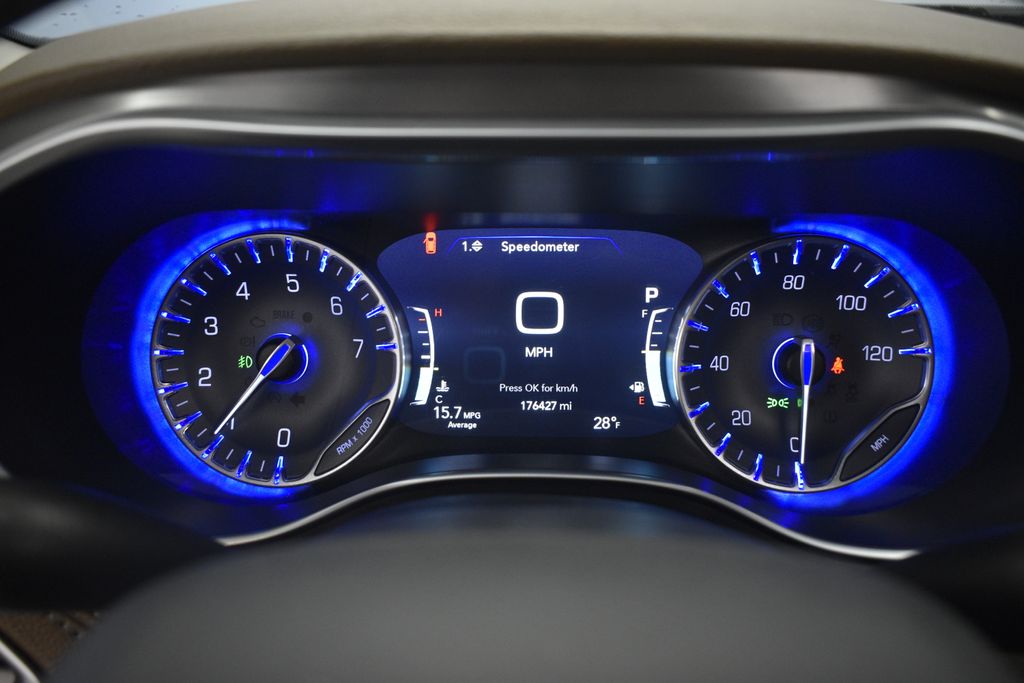 Thumbnail: 2017 Chrysler Pacifica - 42