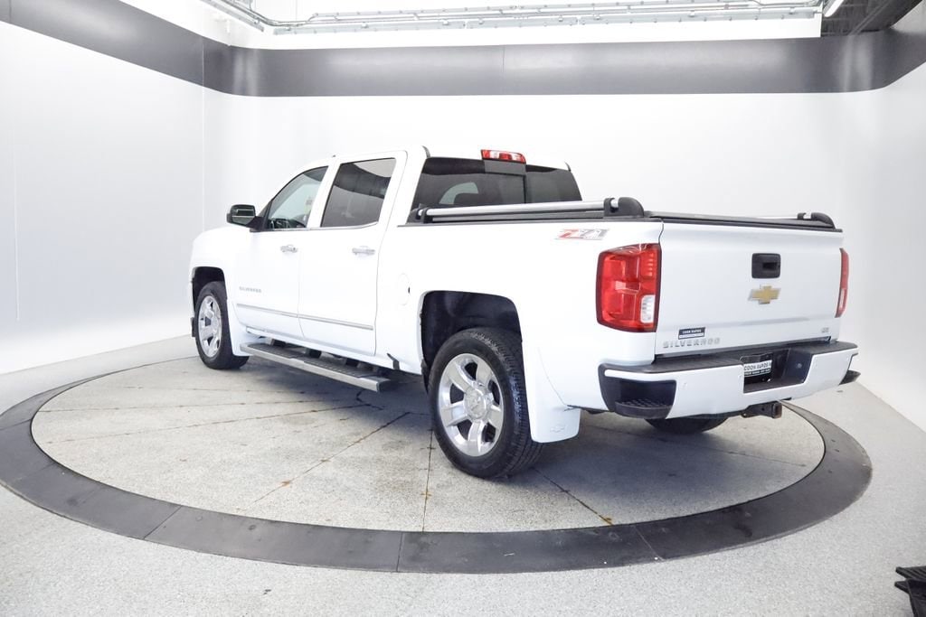 Thumbnail: 2017 Chevrolet Silverado 1500 - 3