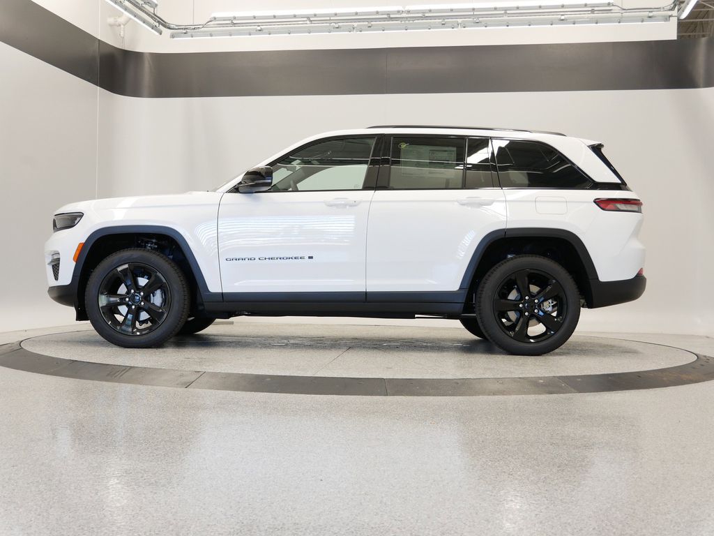 Thumbnail: 2025 Jeep Grand Cherokee - 41
