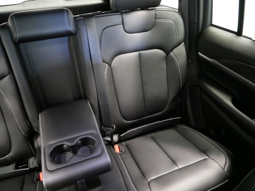 Thumbnail: 2025 Jeep Grand Cherokee - 21