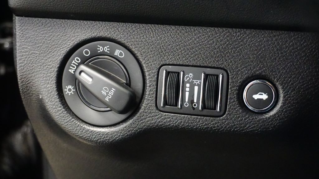 Thumbnail: 2020 Dodge Challenger - 25