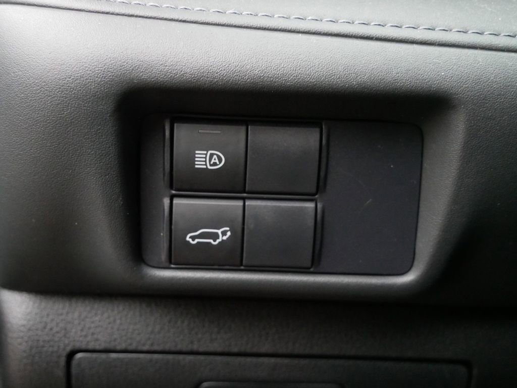 Thumbnail: 2021 Toyota Highlander - 38