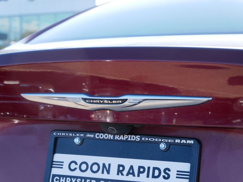 2015 Chrysler 200 S 48