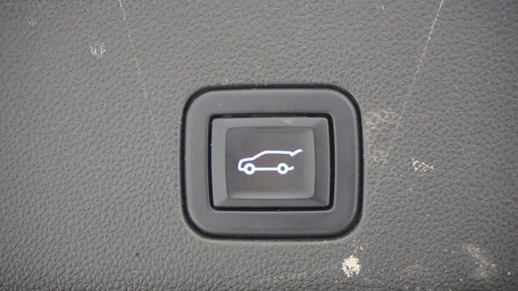 Thumbnail: 2022 Chevrolet Suburban - 19