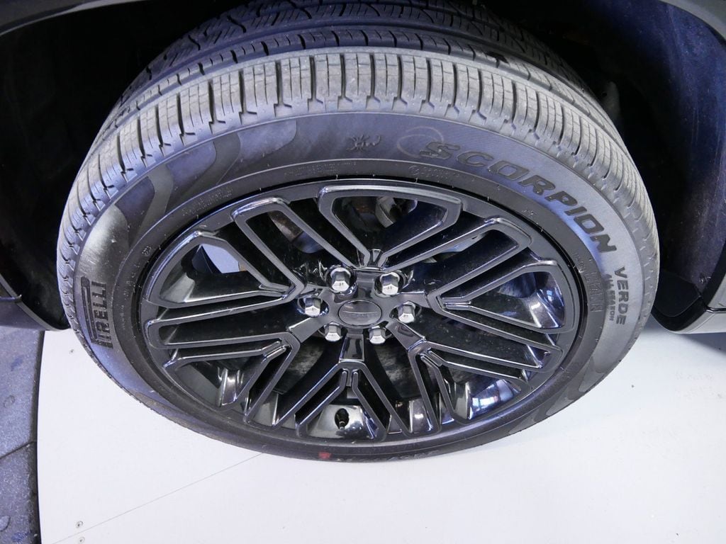 Thumbnail: 2024 Jeep Wagoneer - 20