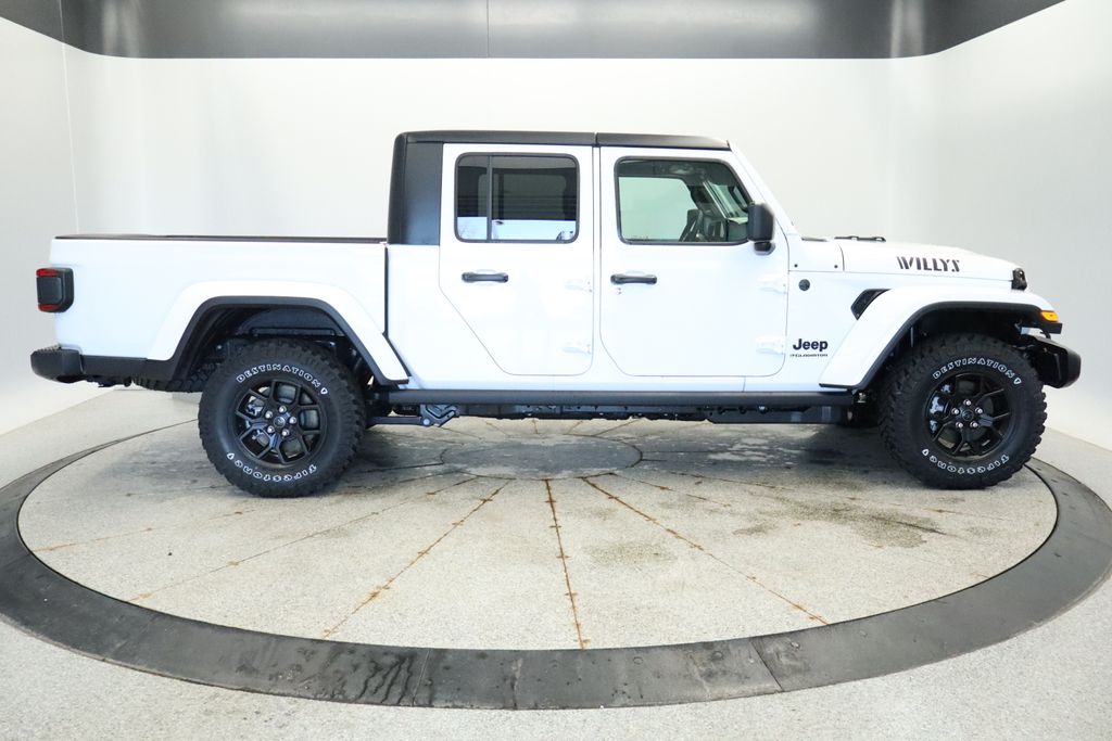 Thumbnail: 2026 Jeep Gladiator - 8