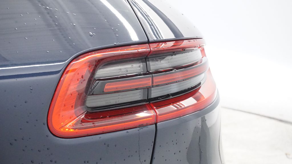 Thumbnail: 2017 Porsche Macan - 14