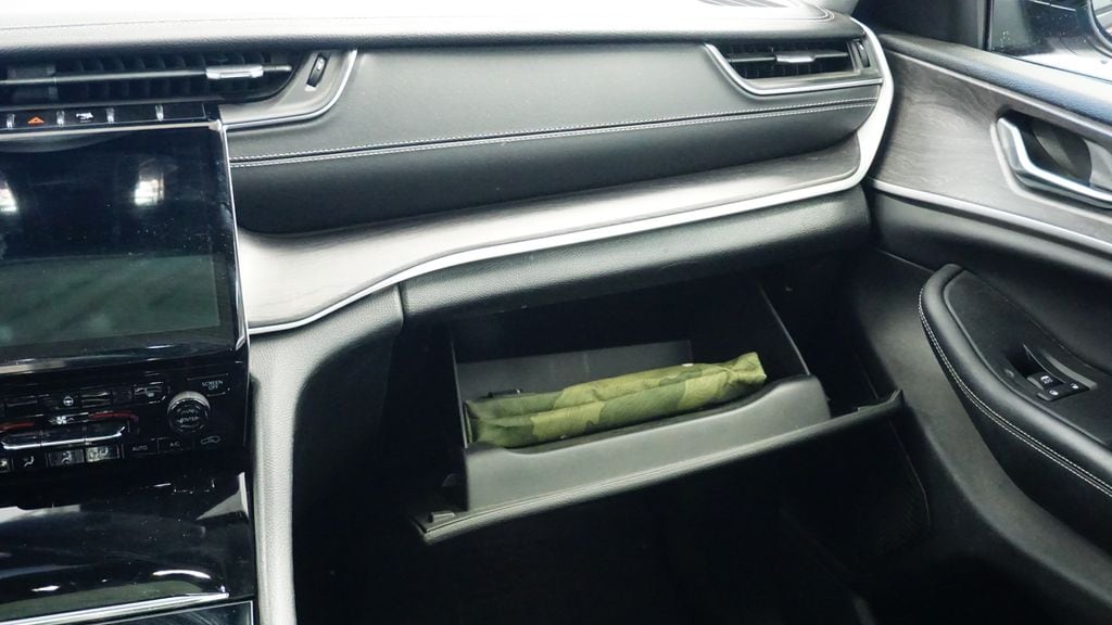 Thumbnail: 2023 Jeep Grand Cherokee - 26