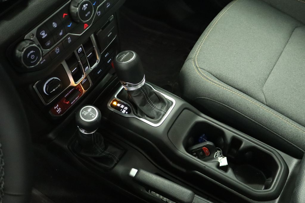 Thumbnail: 2026 Jeep Gladiator - 36