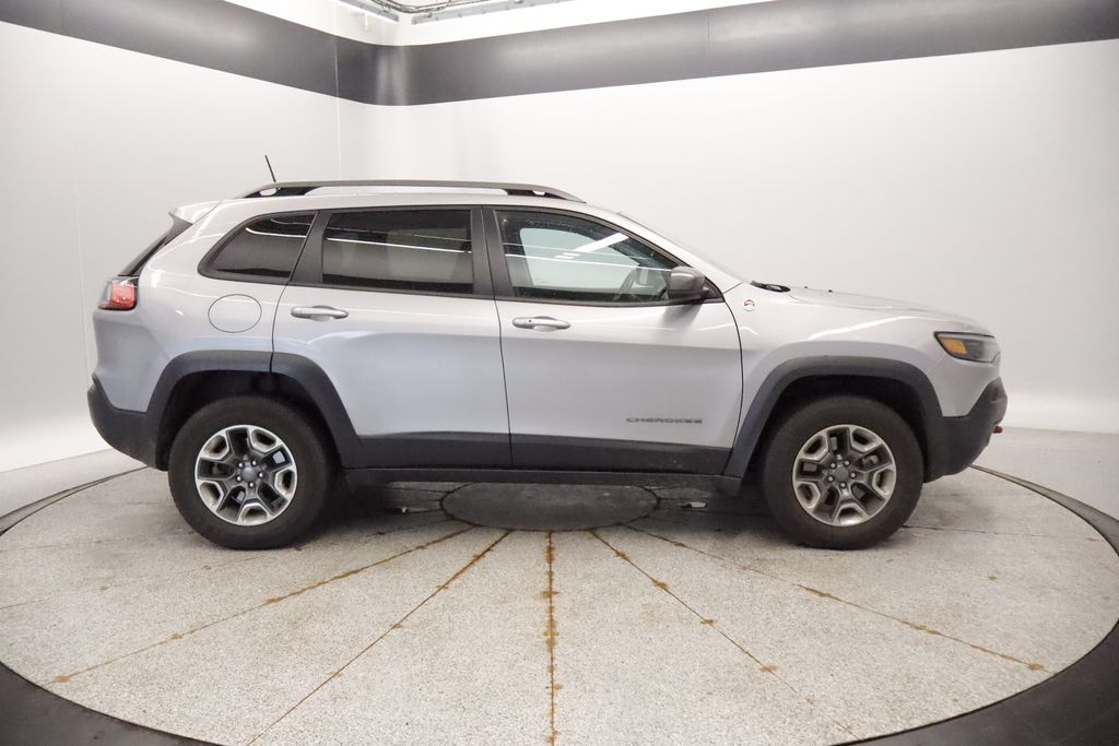 Thumbnail: 2020 Jeep Cherokee - 19