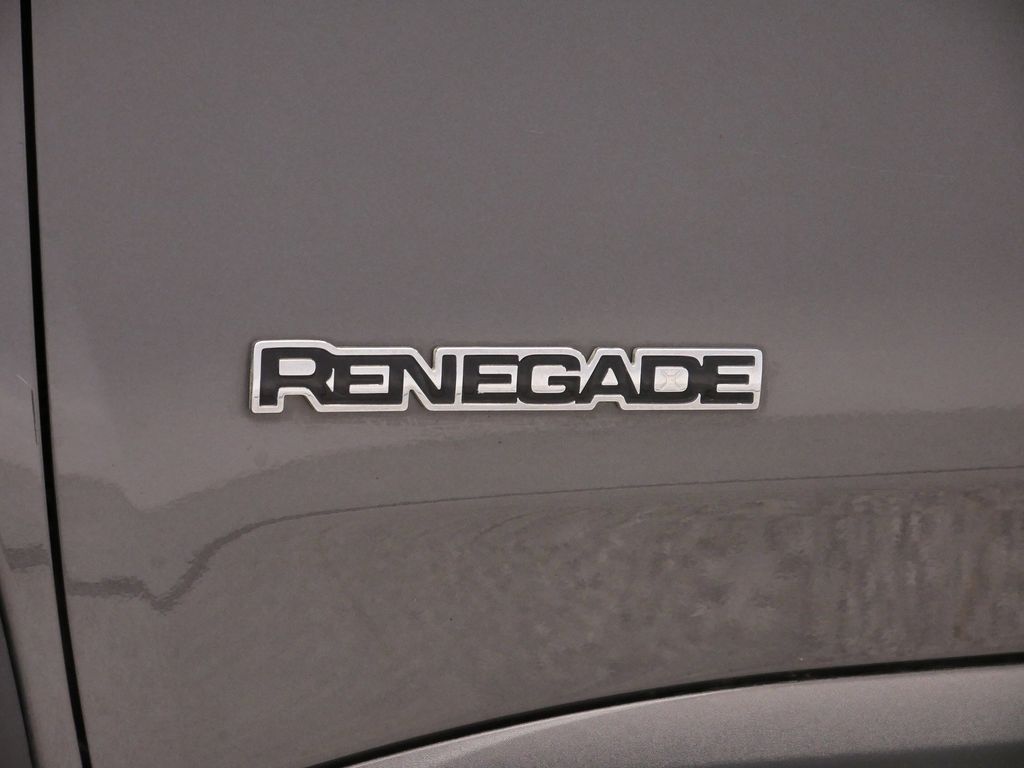 Thumbnail: 2017 Jeep Renegade - 13