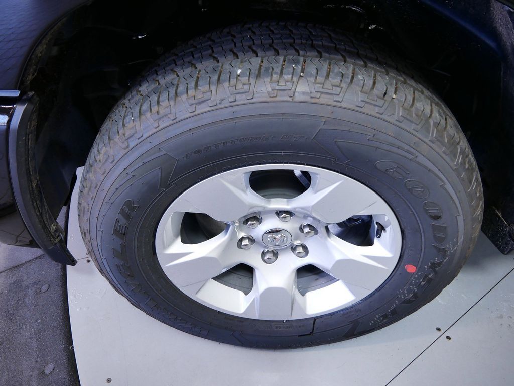 Thumbnail: 2025 RAM 1500 - 23