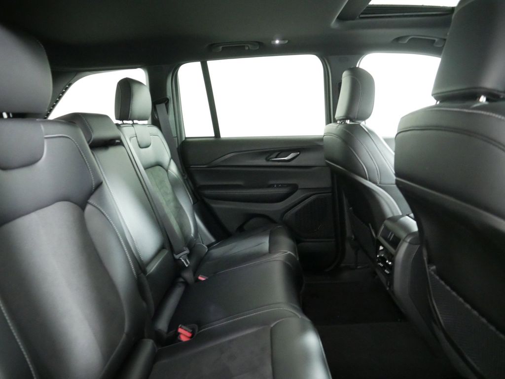 Thumbnail: 2024 Jeep Grand Cherokee - 27