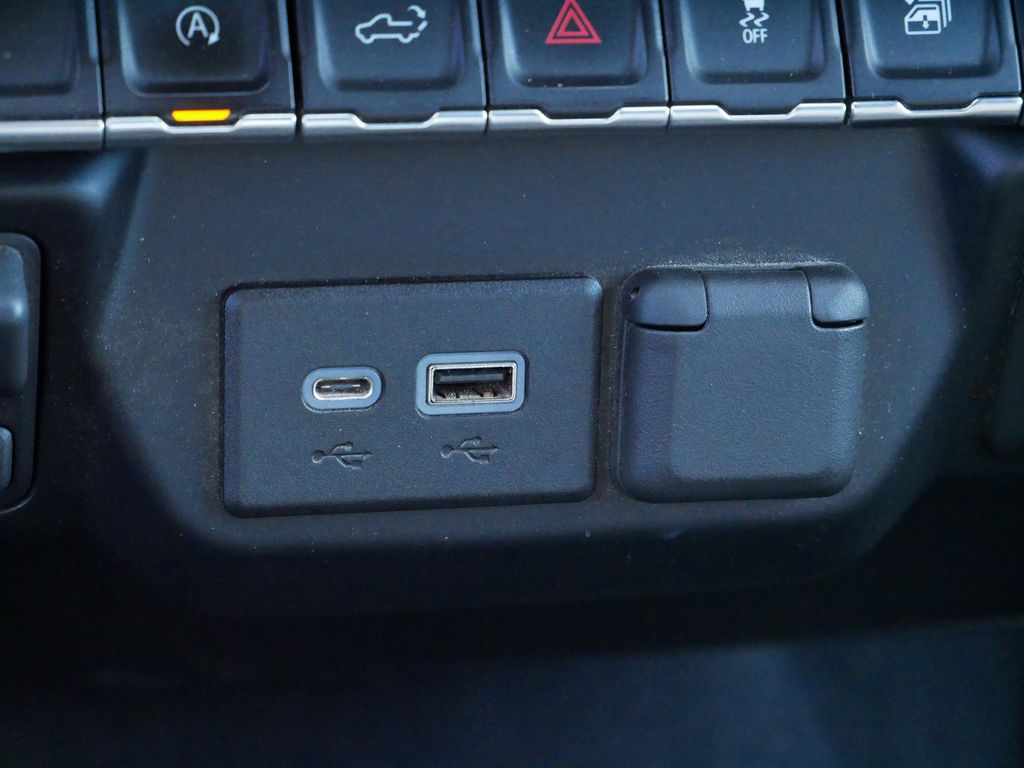 Thumbnail: 2019 Chevrolet Silverado 1500 - 33