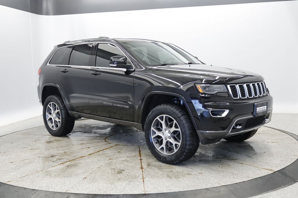 Thumbnail: 2018 Jeep Grand Cherokee - 7