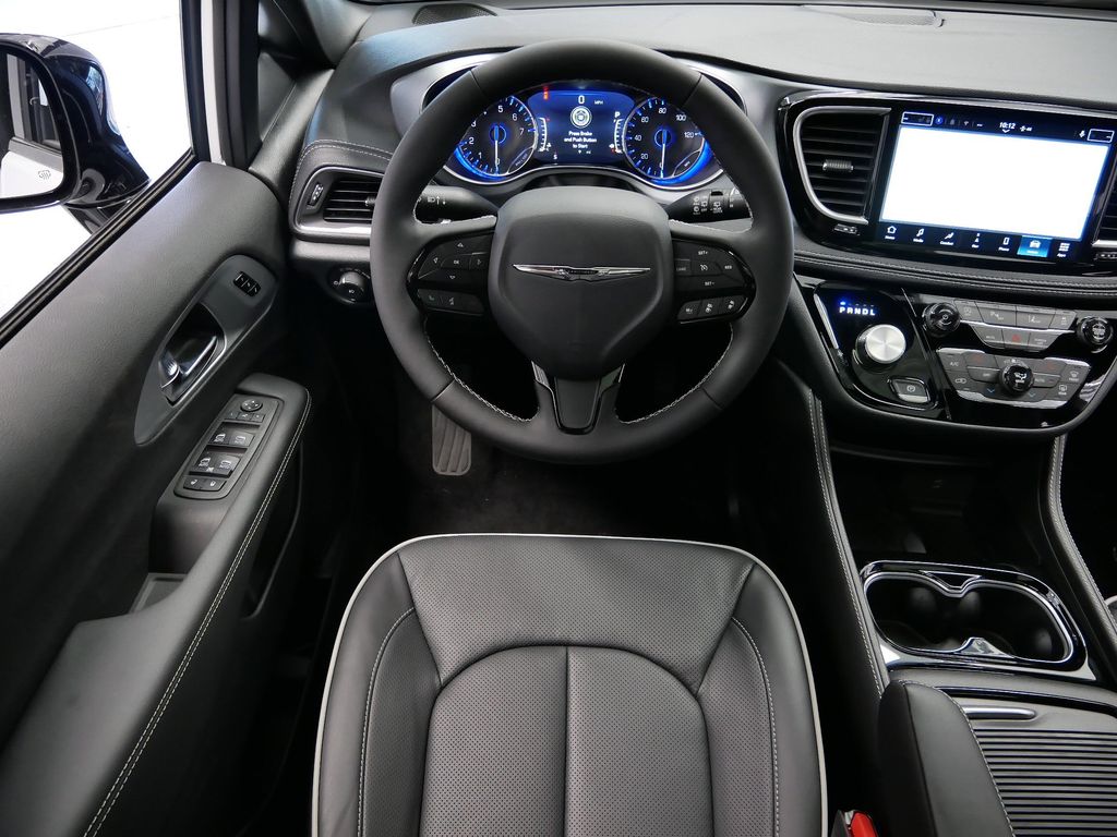 Thumbnail: 2026 Chrysler Pacifica - 14