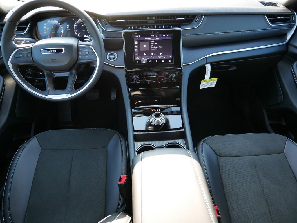 Thumbnail: 2025 Jeep Grand Cherokee - 19