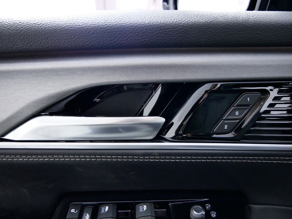 Thumbnail: 2024 Jeep Wagoneer - 34