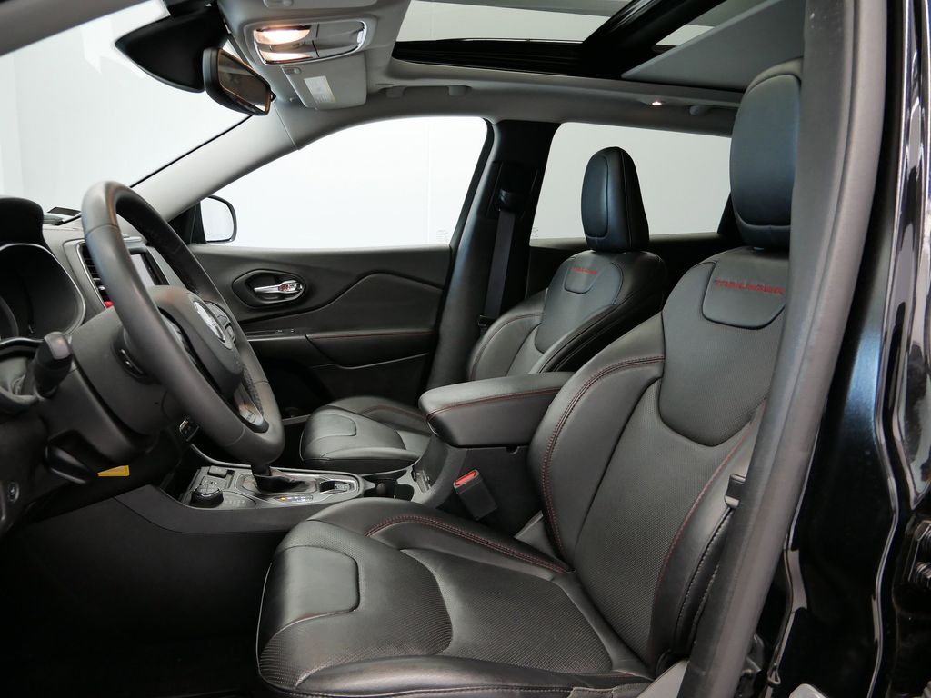 Thumbnail: 2022 Jeep Cherokee - 24