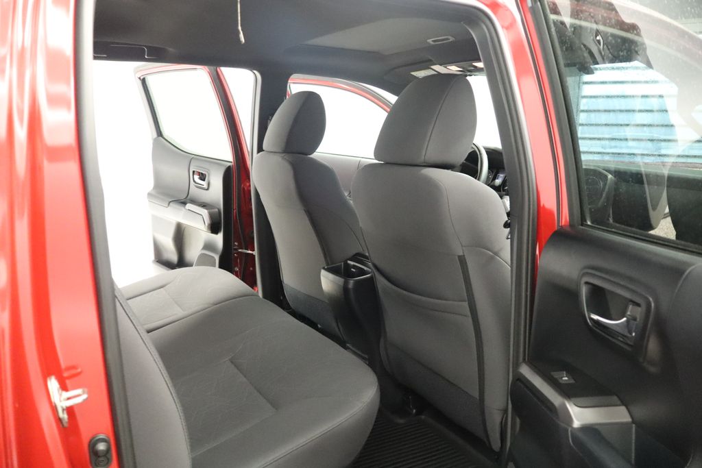 Thumbnail: 2017 Toyota Tacoma - 31