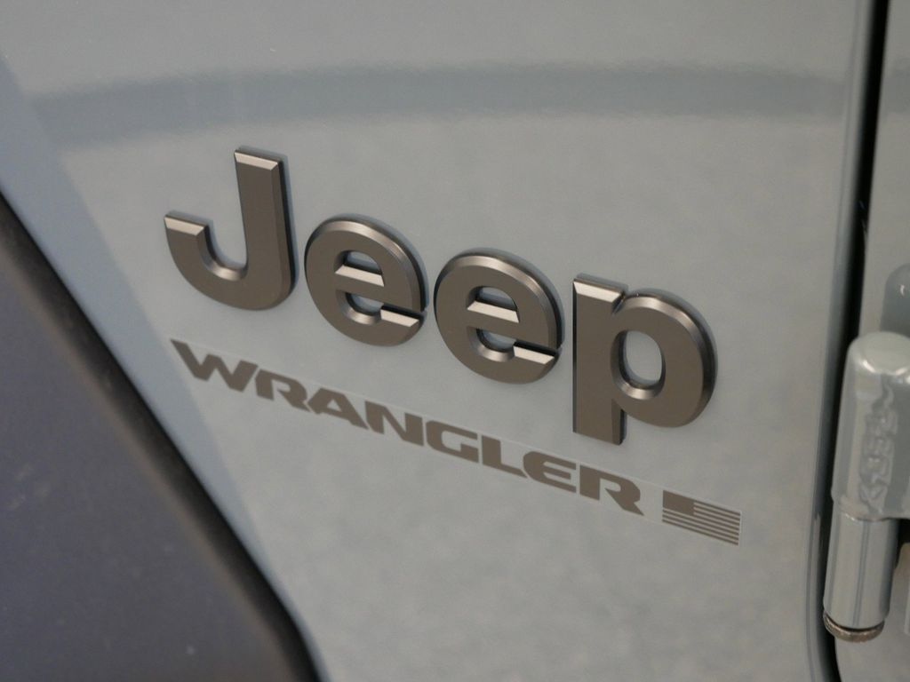 Thumbnail: 2025 Jeep Wrangler - 16
