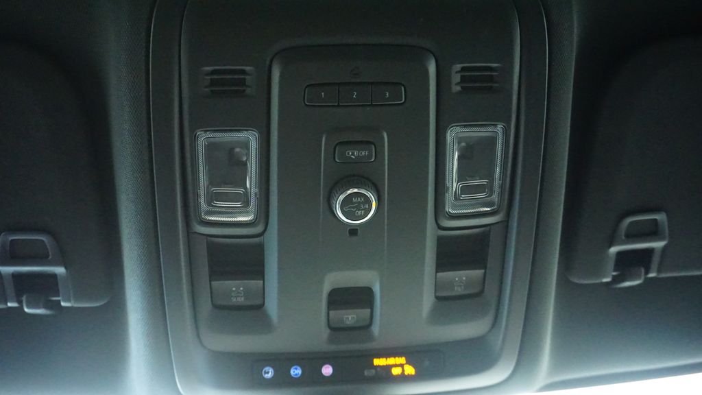 Thumbnail: 2022 Chevrolet Suburban - 37