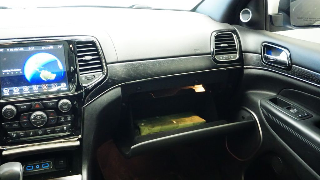 Thumbnail: 2020 Jeep Grand Cherokee - 25