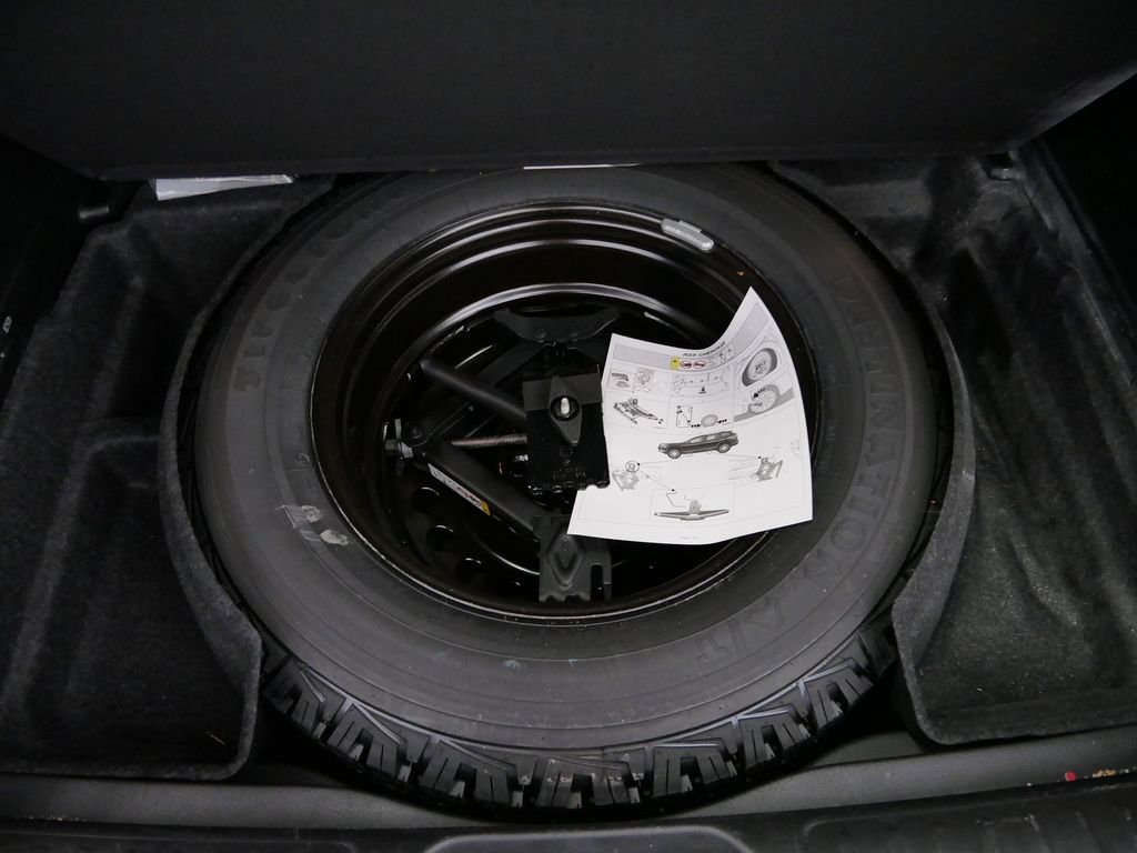 Thumbnail: 2022 Jeep Cherokee - 14